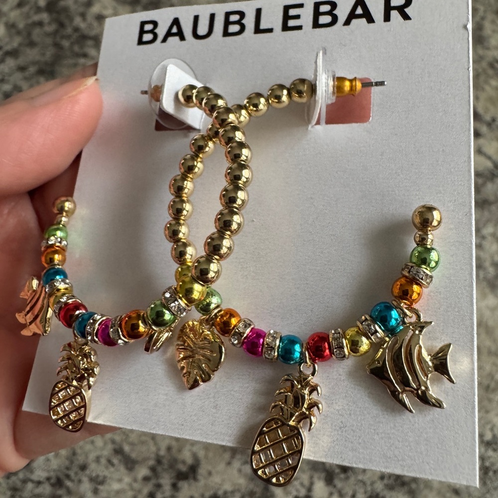 Baublebar Beaded Tropical Gold Tone Hoop Earrings Summer Fish Pineapple Charms - Picture 8 of 11